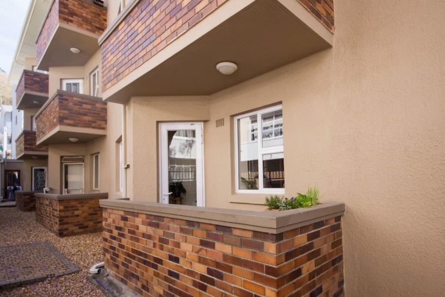 To Let 1 Bedroom Property for Rent in Green Point Western Cape